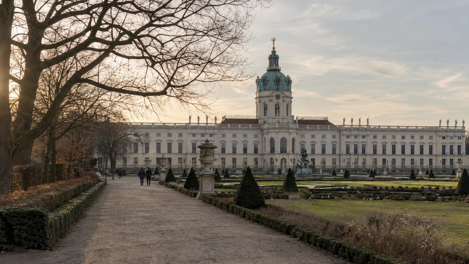 Winterliche Stimmung am Schloss Charlottenburg; KI-generiertes Symbolbild